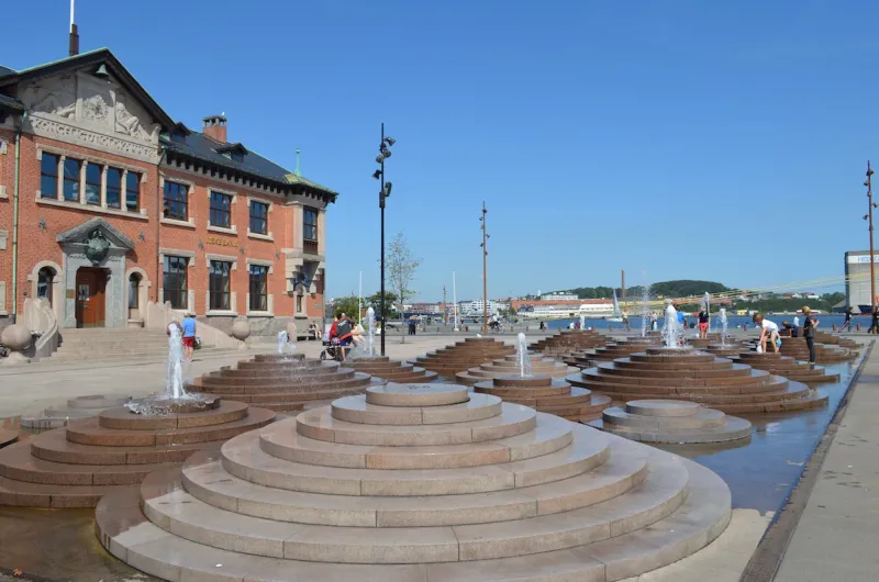 Ontdek de cultuur van Aalborg: architectuur, kunst, muziek en Deense stadsgezelligheid